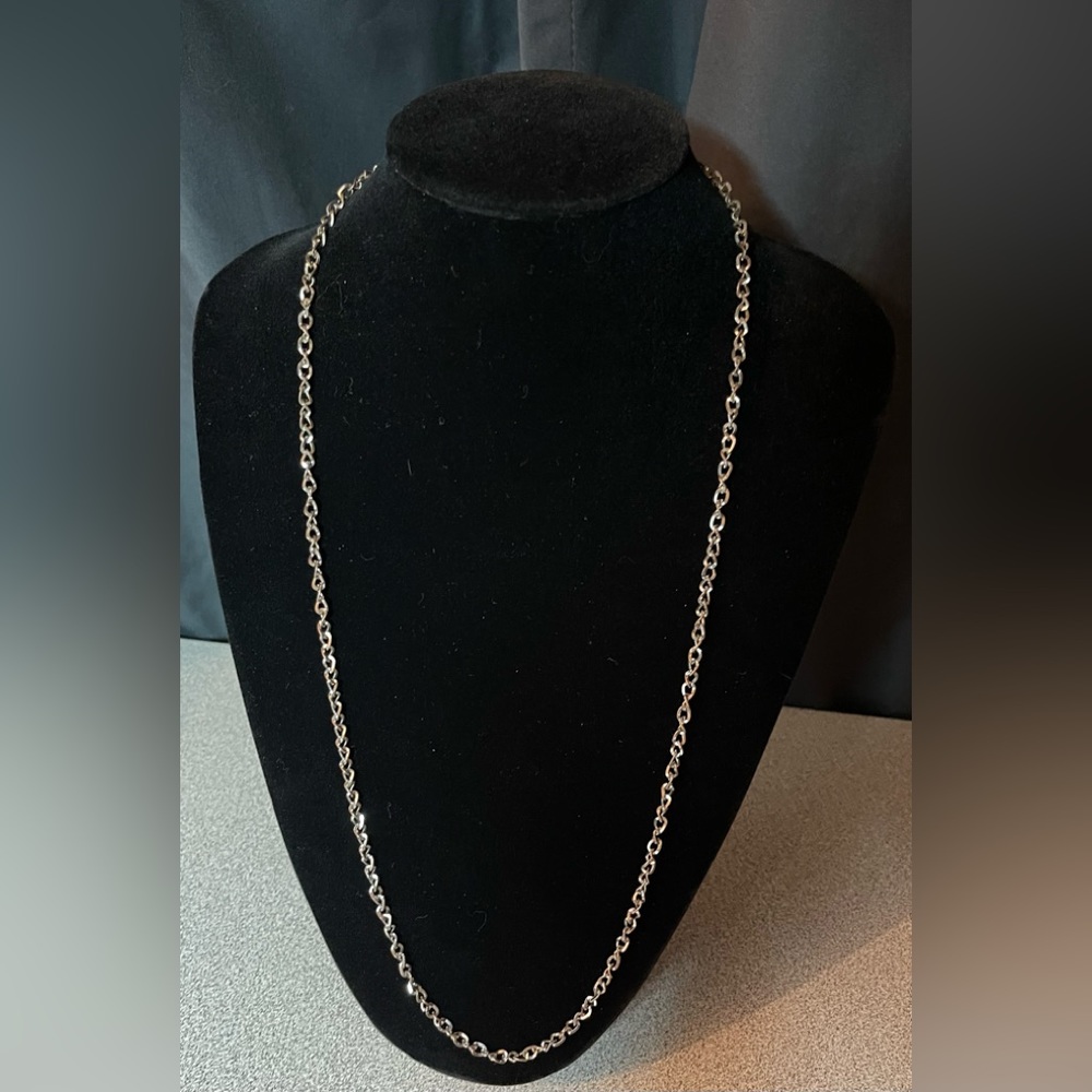 Silver Toned Chain Necklace With Magnetic Clasp
